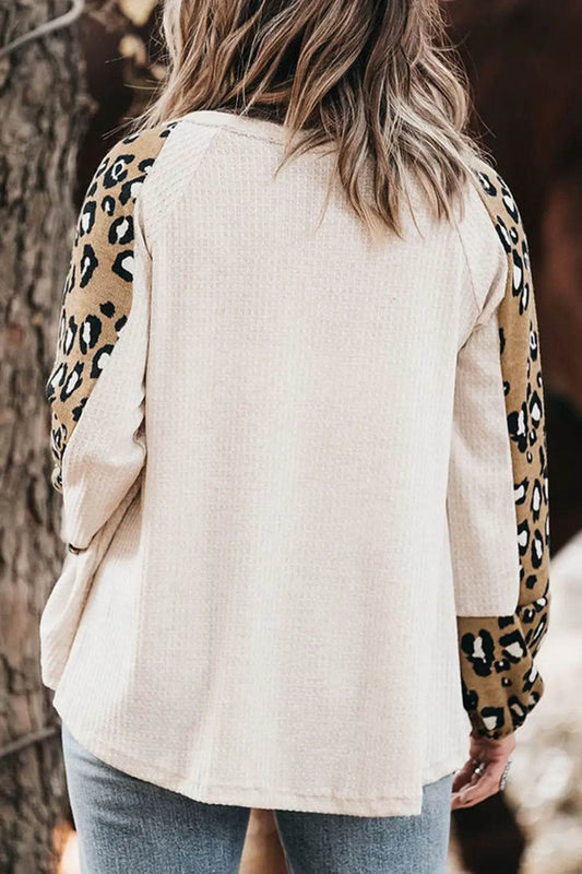 Plus Size Leopard V-Neck Raglan Sleeve Blouse Trendsi 6db45604b7b04434bbee739d220145e0-Max