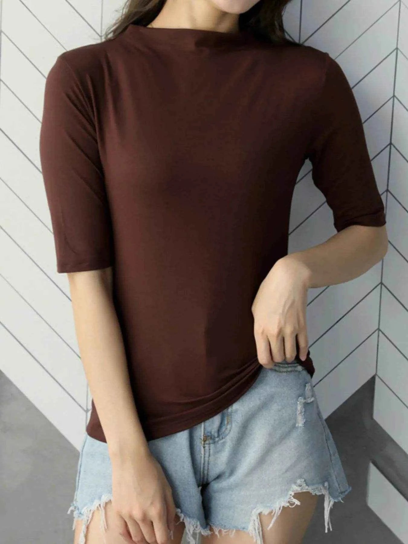 Solid Color Short Sleeve T-Shirt Trendsi 6db61ade-eb35-4b00-b2cd-e6ce07e8e713-Max-Origin