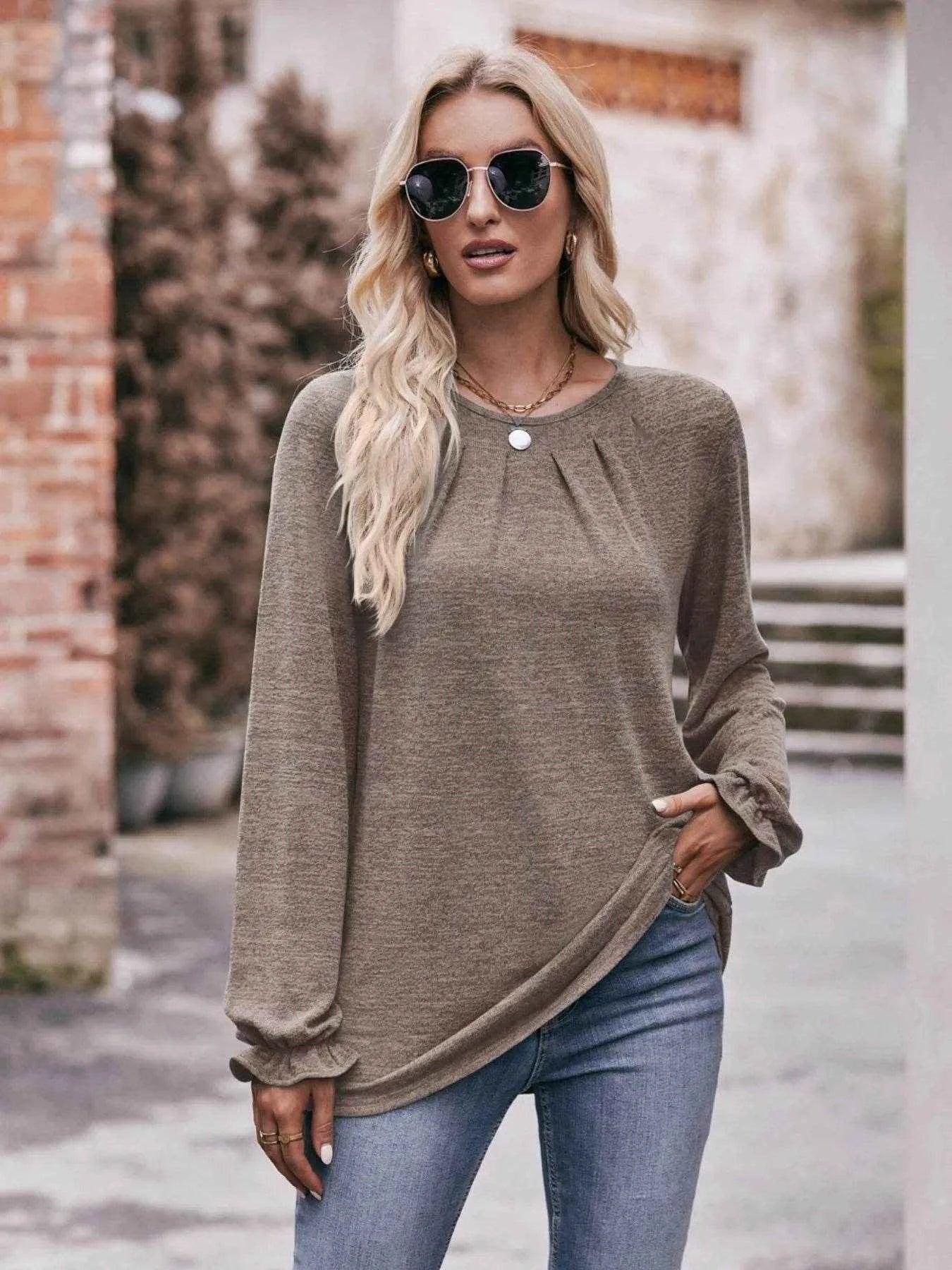 Round Neck Long Sleeve Casual T-Shirt Trendsi 6de7190e-e7c5-49f7-ad86-394b97bb8e91-Max-Origin