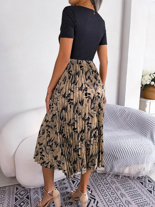 Printed Round Neck Pleated Dress Trendsi 6e504c4ee1ee4c6ca16441d7afa25463-Max