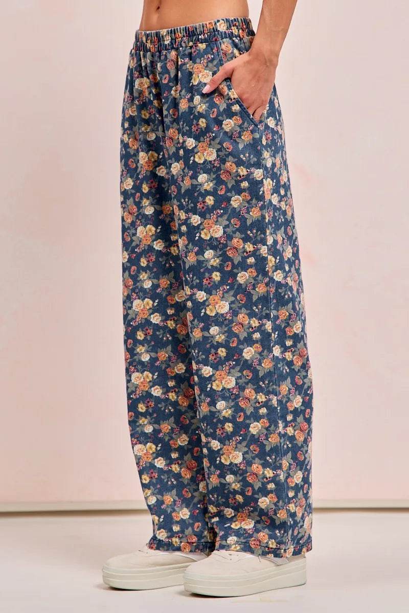 BiBi Washed Floral Print Wide Leg Jeans Trendsi 6ea43e6032b14e108ba8382f5cc8f7c7-Max-Origin