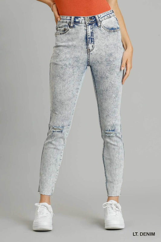 Umgee 5-Pockets Distressed Detail Stretch Denim Skinny Jeans with Unfinished Hem Trendsi 714e2be6-07d1-4f37-9226-d65884a1e333-Max-Origin