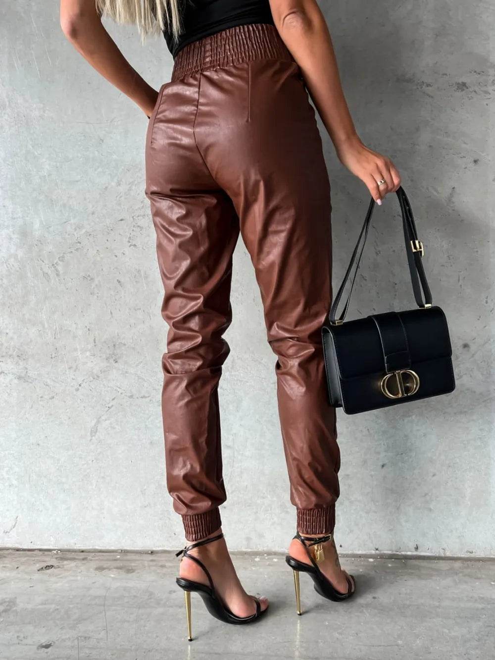 Smocked High Waist Pants with Pockets Trendsi 71a350e1-9263-4c77-8650-1a7f12c21cac-Max