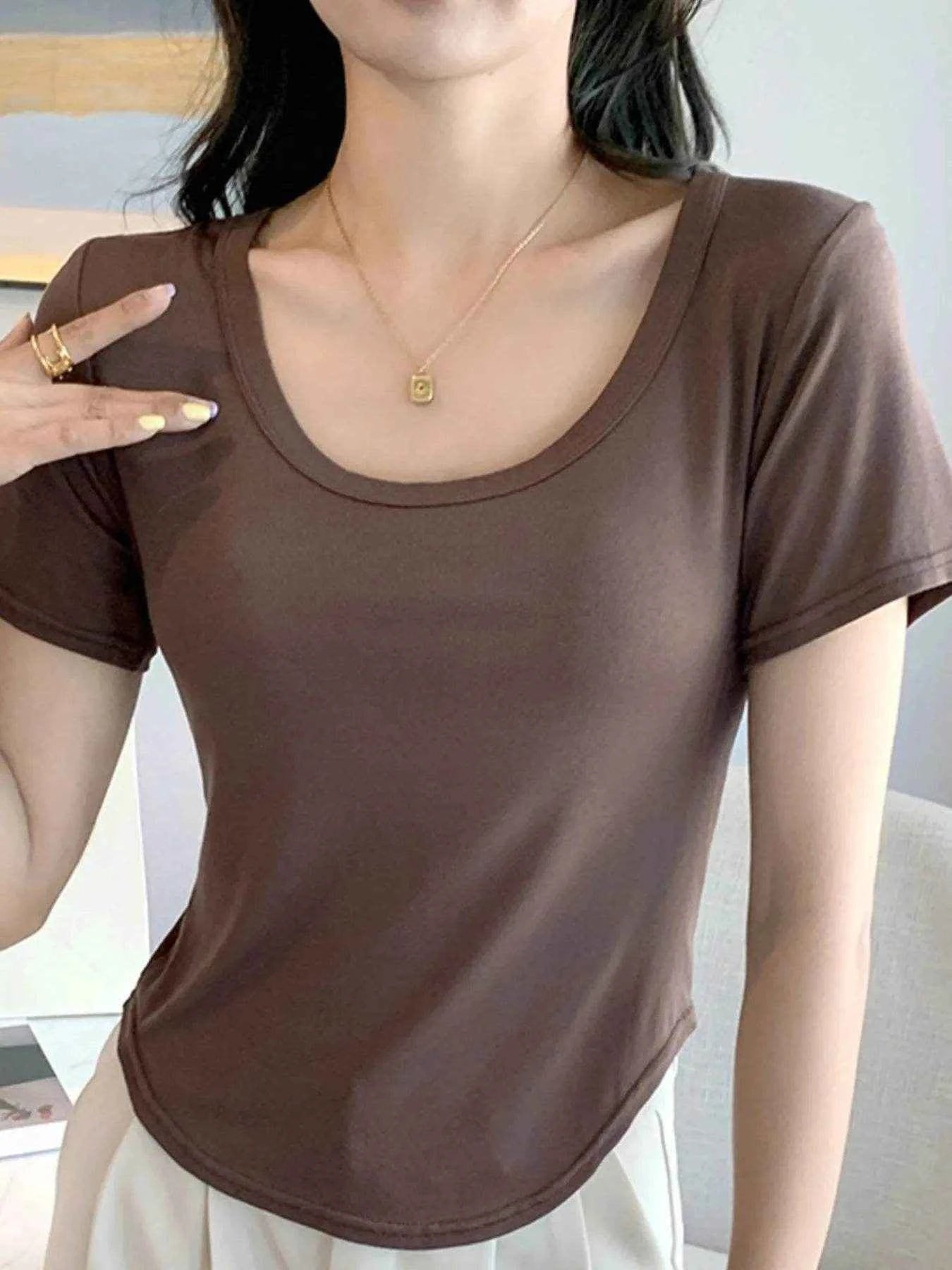 Plus Size Round Neck Short Sleeve T-Shirt Trendsi 72be28e6-36e4-4ee1-9471-e16bebe25a1d-Max-Origin