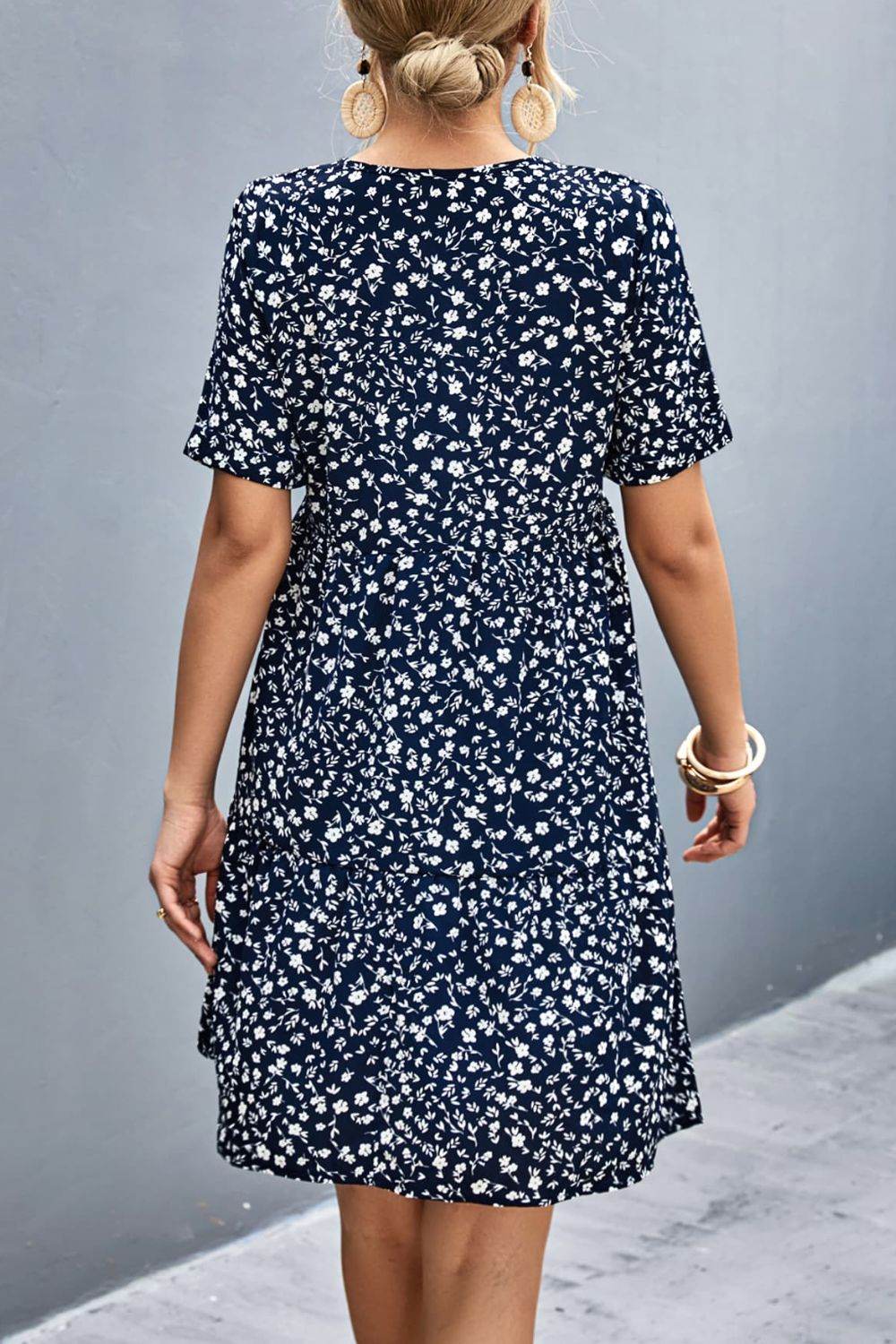 Ditsy Floral Empire Waist Plunge Short Sleeve Dress Trendsi 73e1b6c55d9c46de9137f6f34ae70fc4-Max