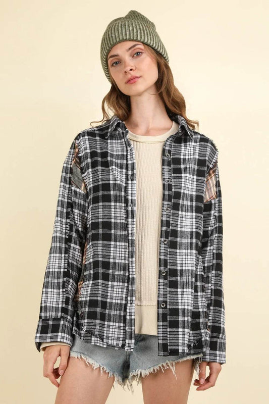 VERY J Contrast Plaid Raw Detail Shirt Black Trendsi 75d3429e-a668-4806-9b25-9b8fc2a10199-Max