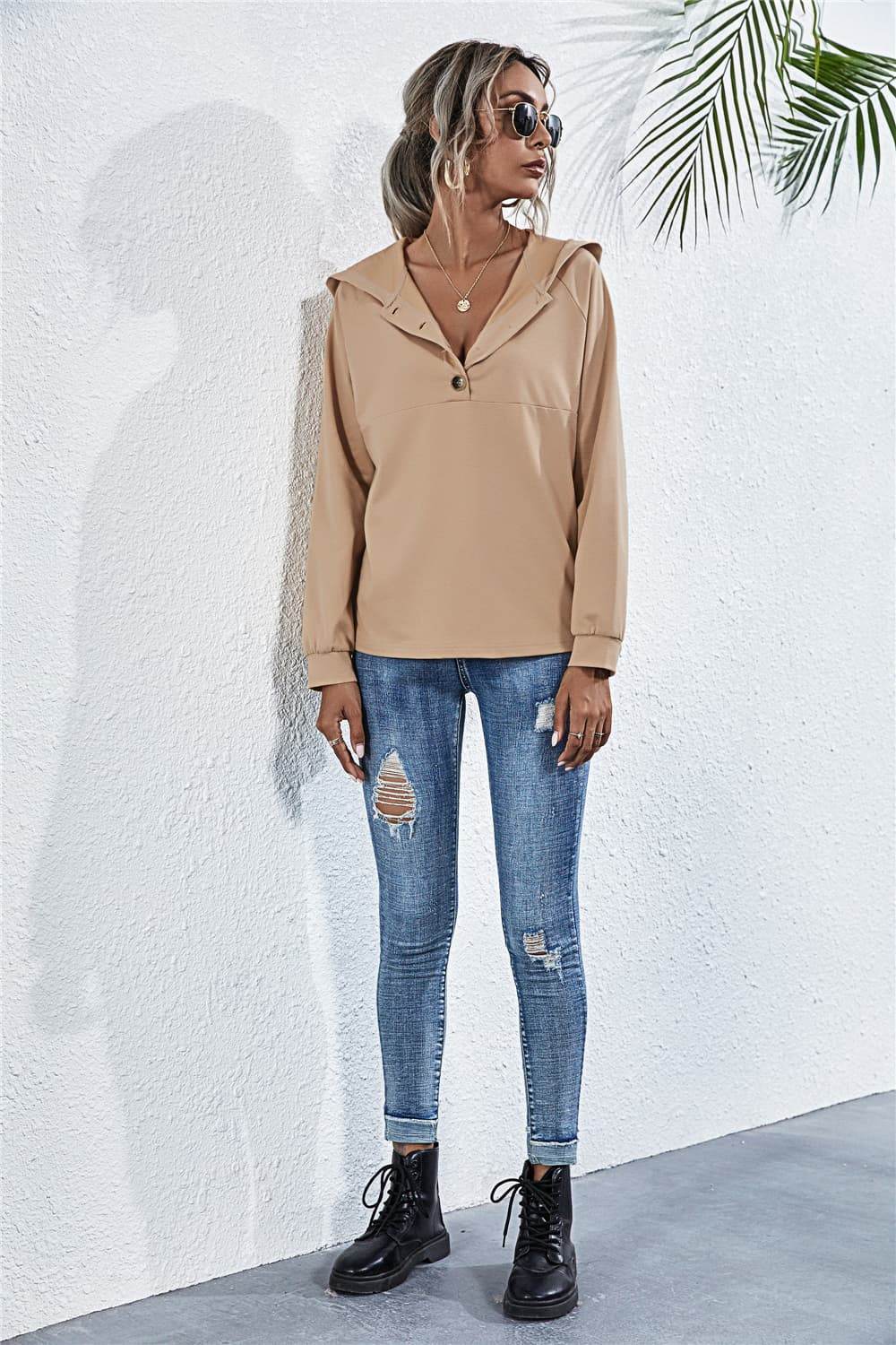 Buttoned Raglan Sleeve Hooded Blouse Trendsi 76057a1302d84589929991726d6aa433-Max