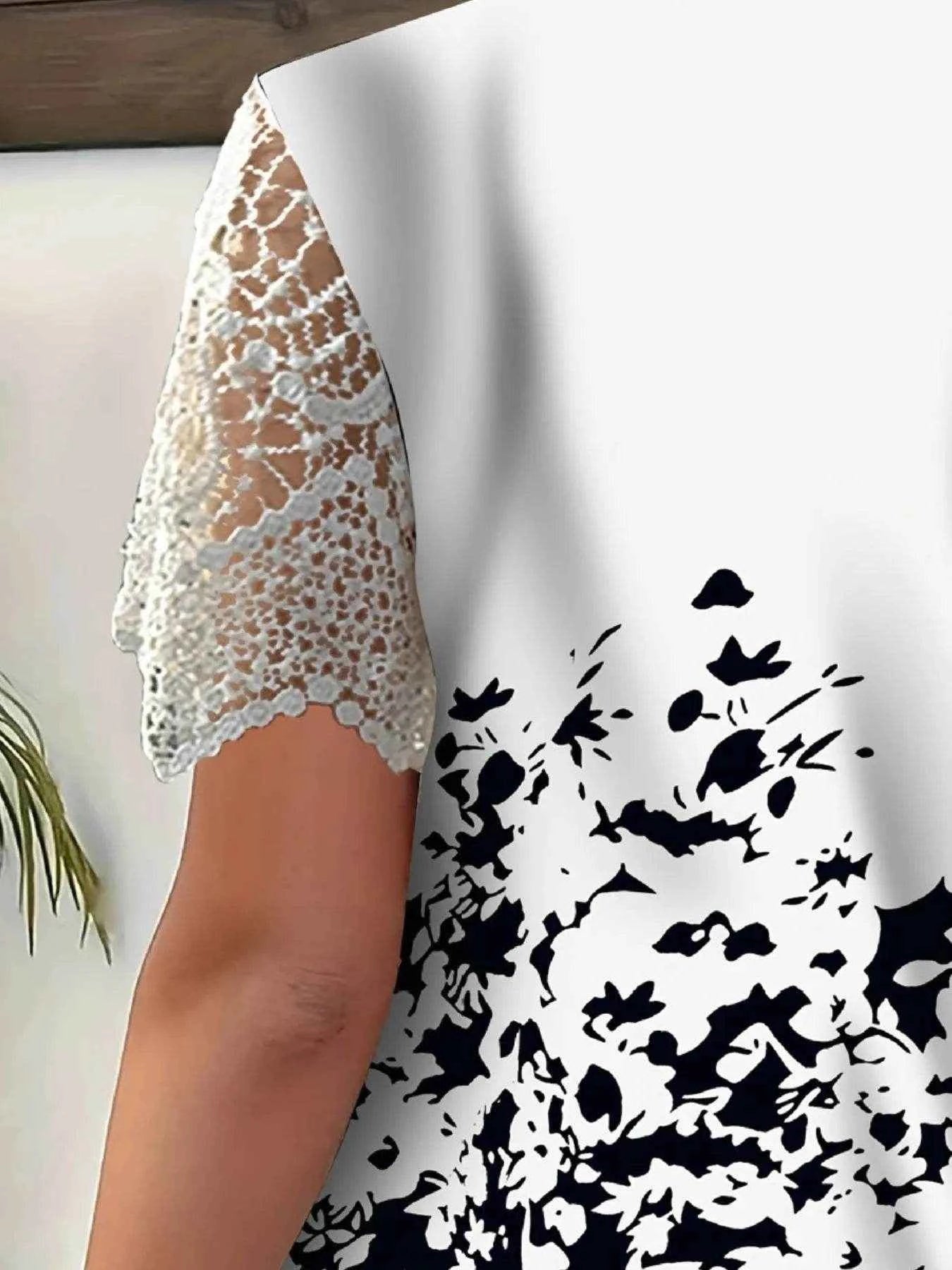 Full Size Printed Lace Sleeve V-Neck T-Shirt Plus Size Trendsi 783d8283-93a1-40d5-b6fb-daee05f30d8b-Max-Origin