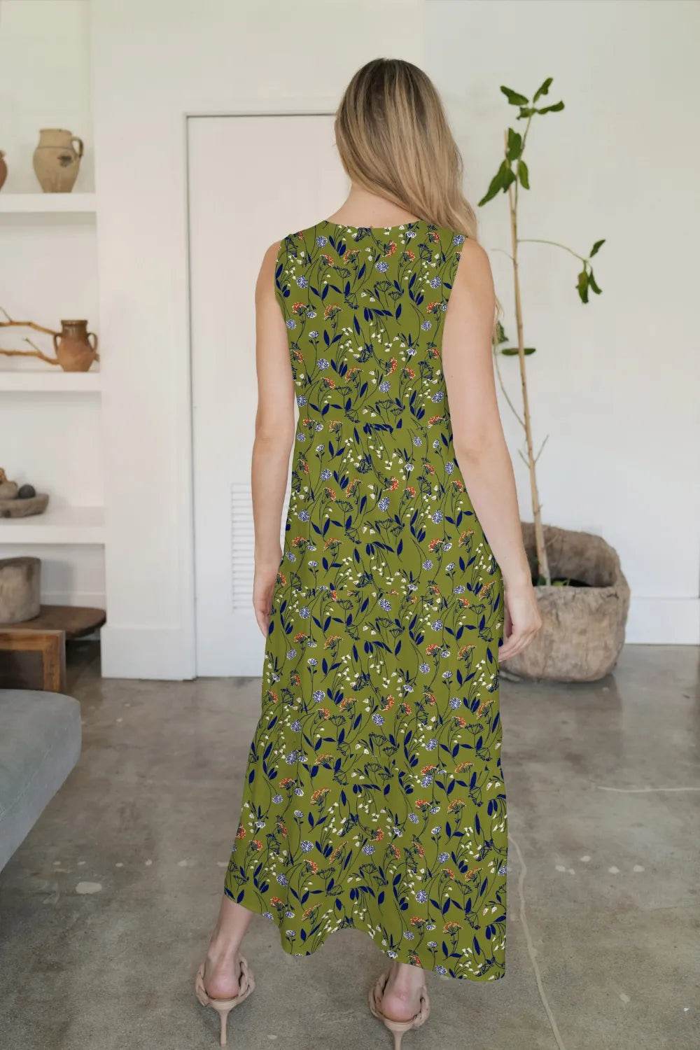 FAM-FAM Tiered Printed V-Neck Sleeveless Dress Trendsi 79062ea3-0022-49b9-805f-6a657152ec4f-Max
