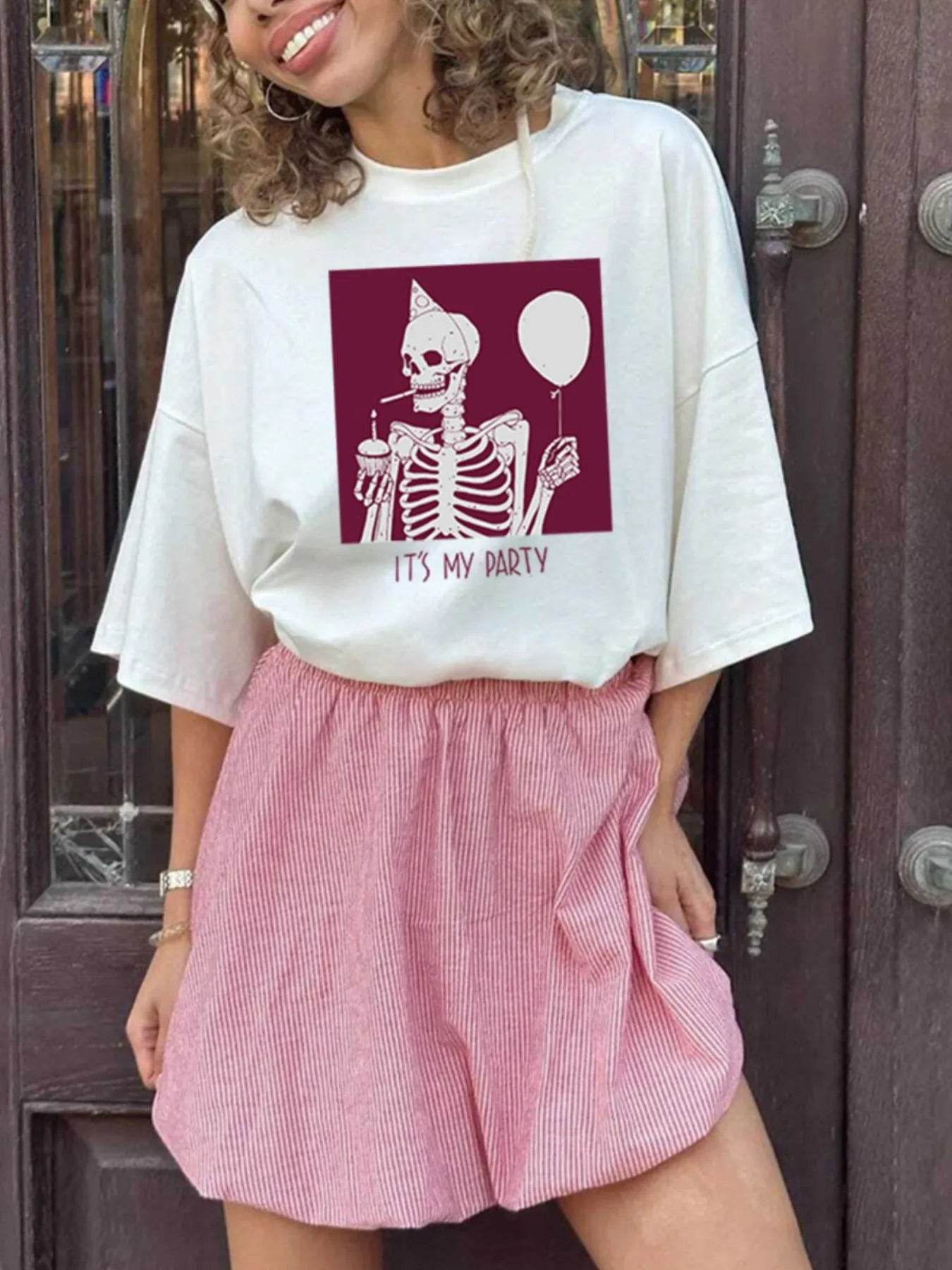 Plus Size Graphic Round Neck Half Sleeve T-Shirt White Trendsi 792ead0a-527f-45fb-a3bd-ed157db368eb-Max-Origin