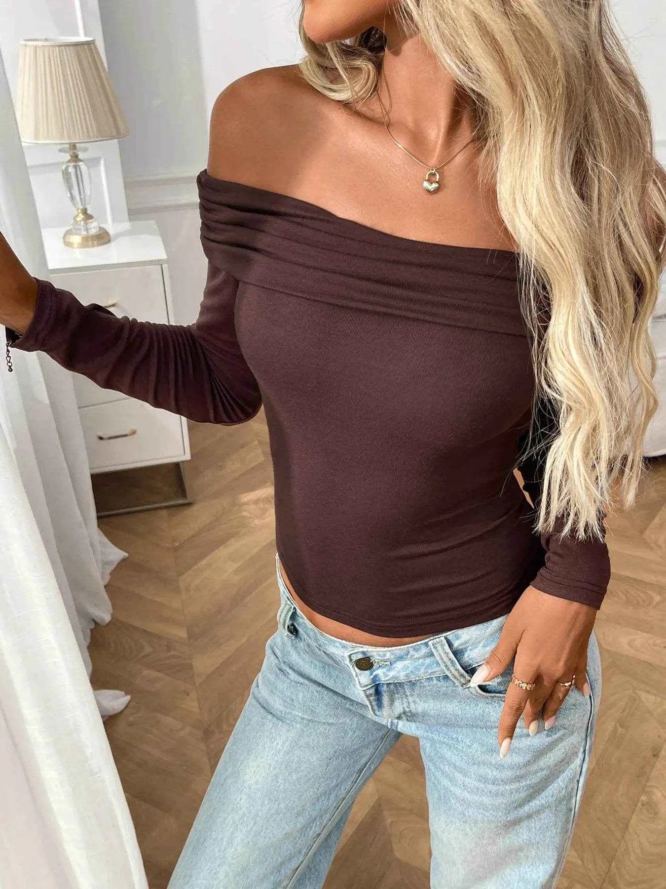 Off-Shoulder Long Sleeve Fitted T-Shirt Trendsi 7b534afb4ffa46059f7523eb19964e9d-Max-Origin