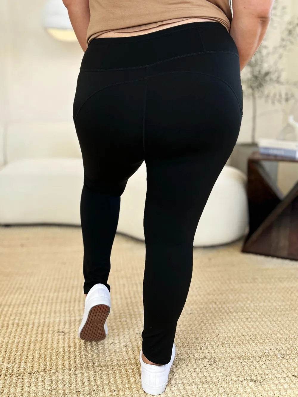 Wide Waistband Sports Leggings Trendsi 7b670598-a127-4051-a1cc-17544891f5f3-Max