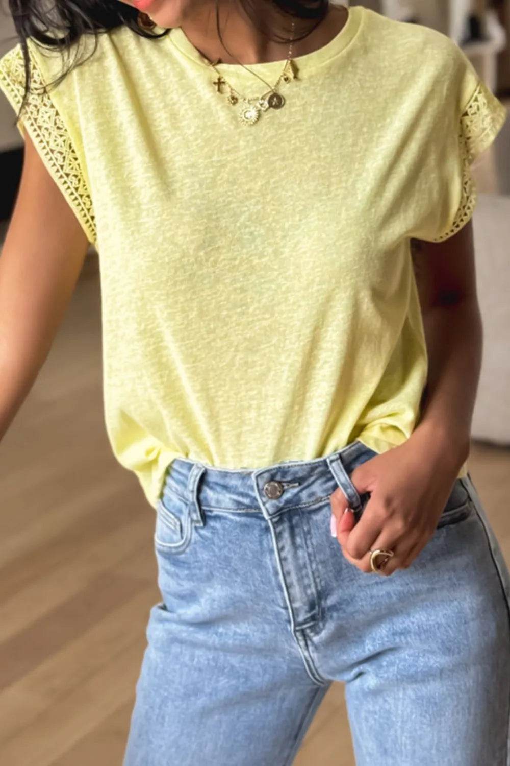 Lace Patchwork Cap Sleeve Round Neck T Shirt Trendsi 7c85e437-3430-42a7-be35-740660aaadd8-Max-Origin