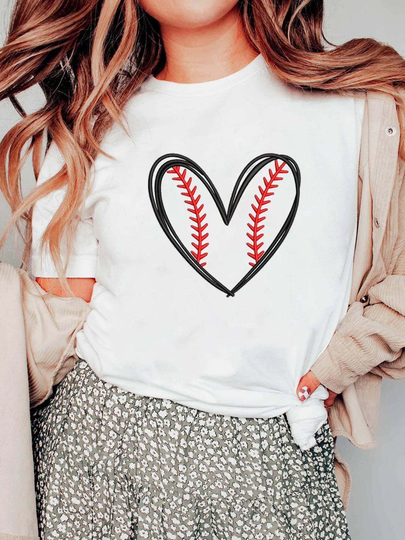 Heart Graphic Short Sleeve T-Shirt Trendsi 7db3b4bce6ca45aa8def3a8aa045f6c7-Max-Origin