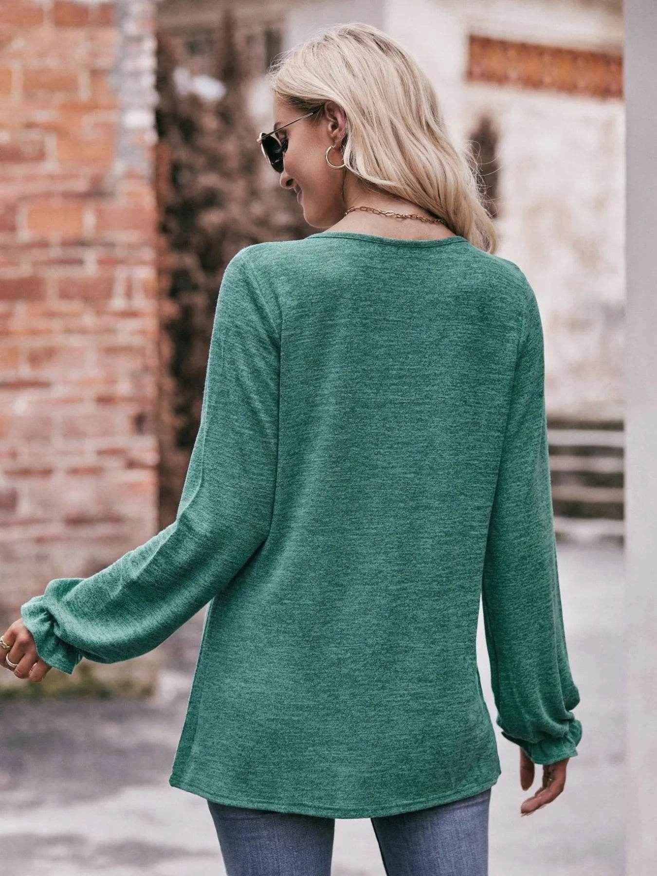 Round Neck Long Sleeve Casual T-Shirt Trendsi 7e23b538-f2d9-4685-a21b-babaff40c165-Max-Origin