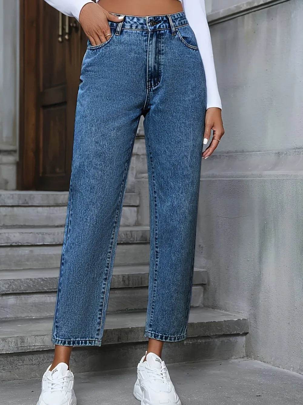 Pocketed Straight Leg Jeans Trendsi 80b42f76-fd7d-43cc-b9c5-3f0c6b0cc472-Max