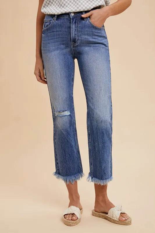 Annie Wear Distressed Raw Hem Straight Leg Cropped Jeans Medium Trendsi 80caca6e-a6b5-4ec8-a97a-47933530a55c-Max