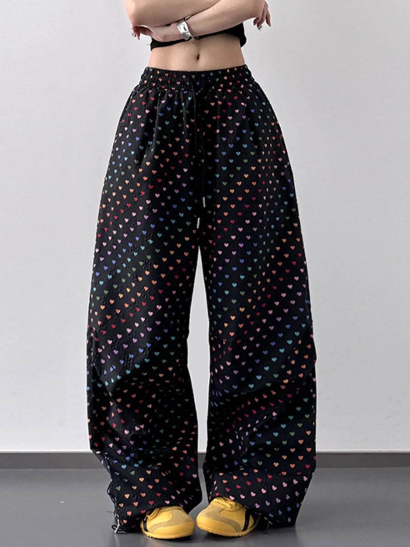 Heart Print Drawstring Wide Leg Pants Trendsi 82c1404f-56b0-4fe6-97bb-138286dd8d96-Max-Origin