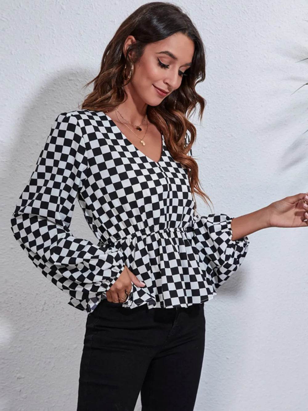 Checkered V-Neck Balloon Sleeve Peplum Blouse Trendsi 86eda723b0044131b59043a1ad4db2c3-Max