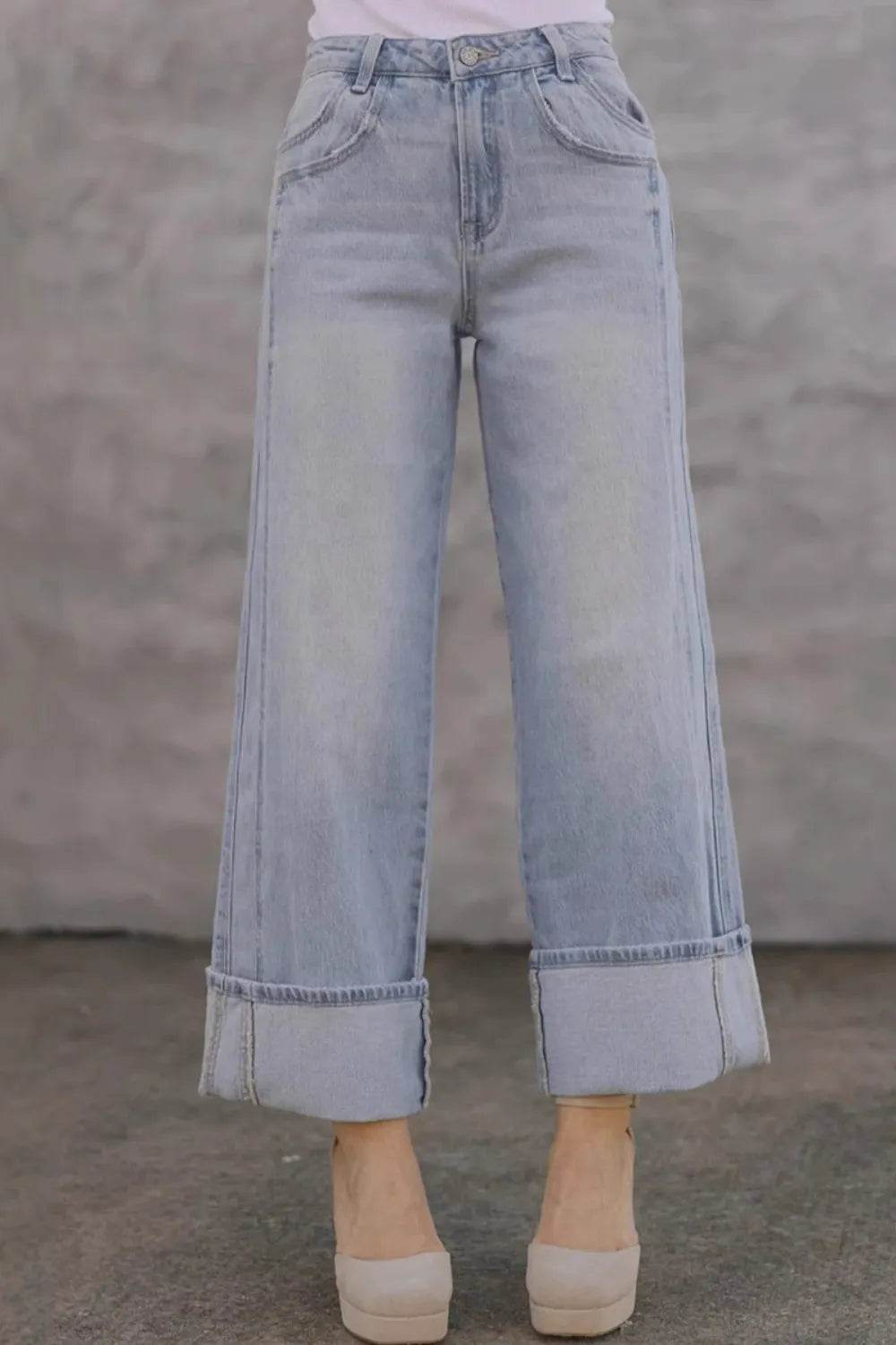 Straight Leg Jeans with Pockets Light Trendsi 8ba7e265-5e73-4410-96b4-125665299d94-Max