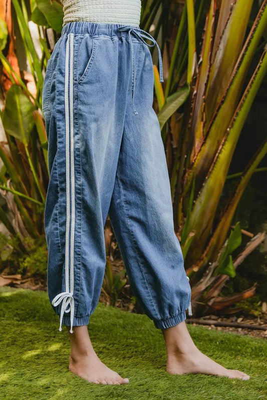 BiBi Striped Tape Details With Bot Tied Point Elastic Waist Jeans Trendsi 8e8ec129c3c44038b227ef43bb5ed3bc-Max-Origin