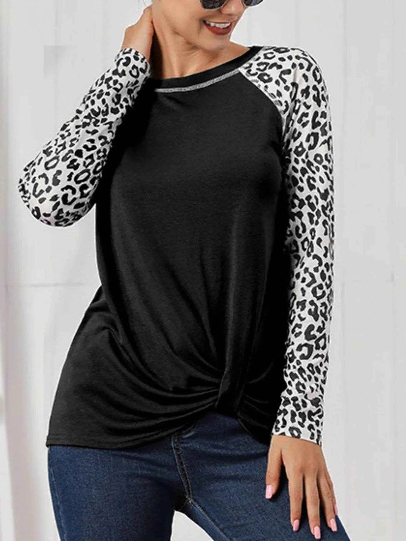 Leopard Print Raglan Sleeve Twist Hem T-Shirt Trendsi 8fc6984b-340c-4e08-a12c-708bcb479c9d-Max-Origin