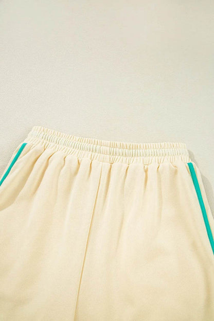 Contrast Round Neck Top and Shorts Set Trendsi 904d5a89-e4aa-4878-b4f0-f85a1001e3a8-Max-Origin