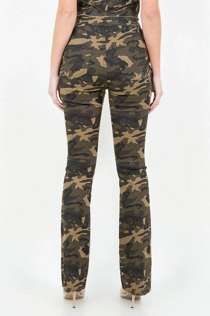American Bazi V-Cut Ruched Camo Flare Pants Trendsi 91f569b1-9434-46fb-9e51-b0fc9aa9b0ef-Max