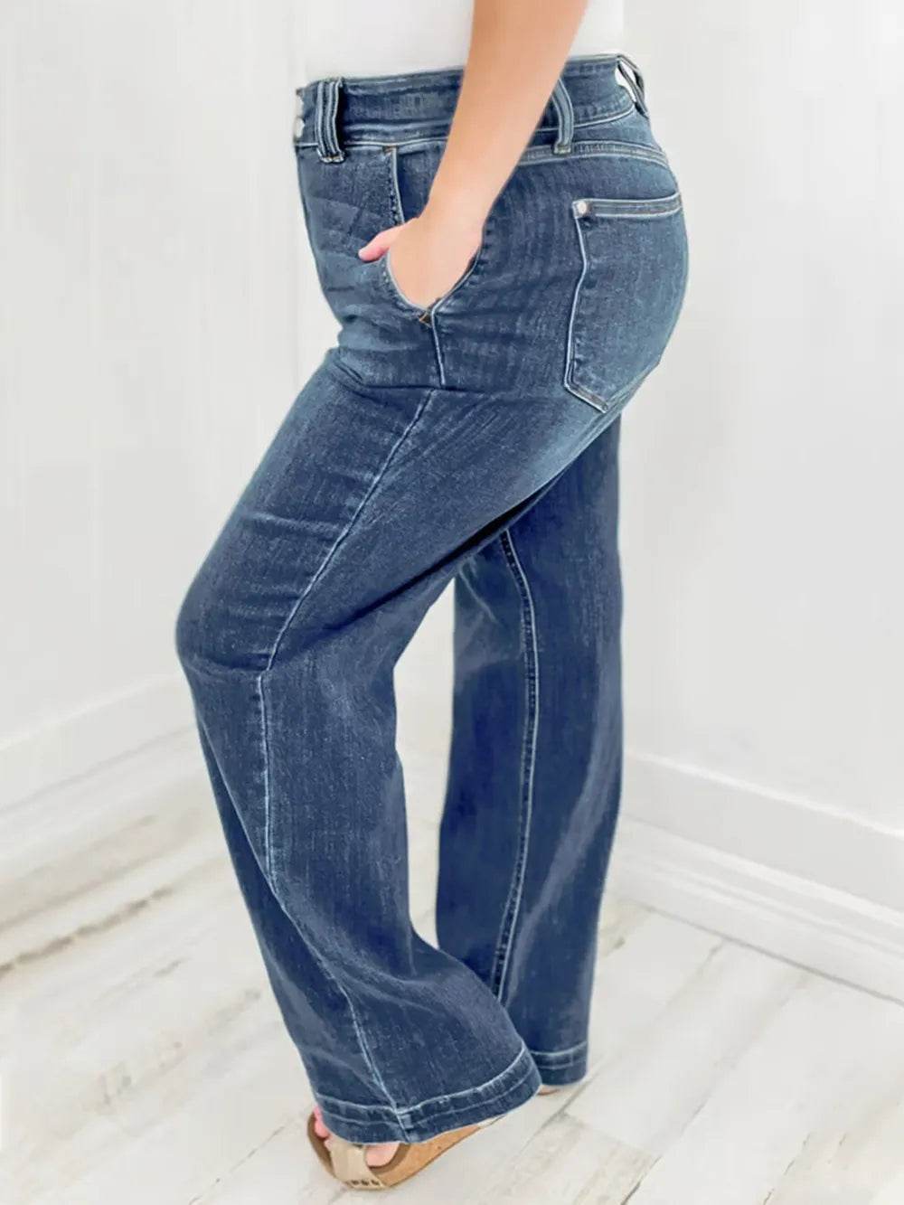Washed Straight Leg Jeans Trendsi 92c3545f-2eab-4448-bbed-02c2f189919d-Max