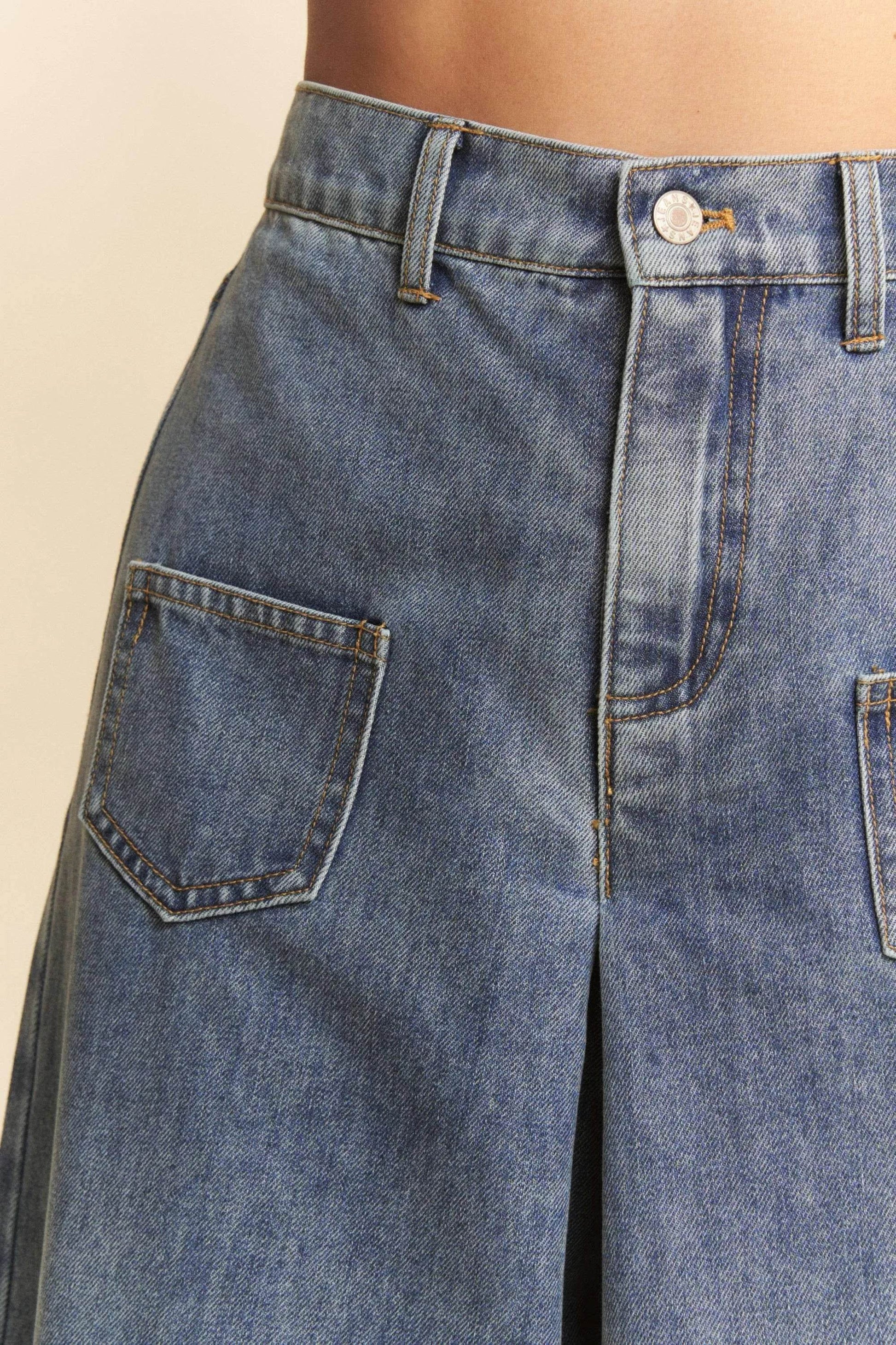 Davi & Dani Patch Pocket Wide Leg Culotte Jeans Trendsi 971f897064004afaaa17aea3fa435335-Max-Origin