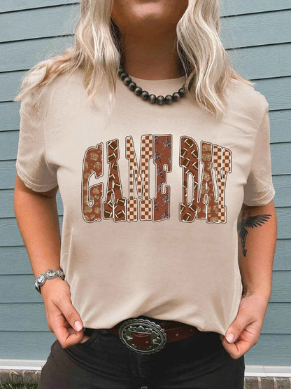 Full Size GAME DAY Checkered Letter Graphic T Shirt Plus Size Trendsi 973940ec105f47fe862ee40910aa63fd-Max-Origin