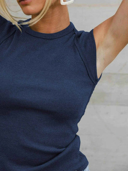 Solid Color Round Neck T-Shirt Trendsi 992e4faa-252e-4d7a-a24c-f33ac579cc42-Max-Origin