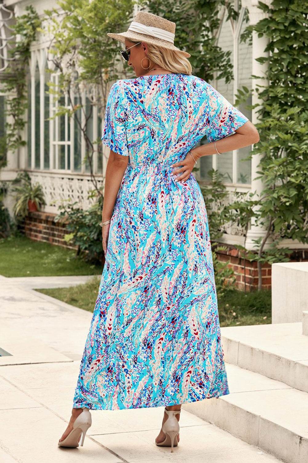 Multicolored V-Neck Maxi Dress Trendsi a02782464e3a42ebae65a1f340e539bd-Max_a36b7895-4bb1-4652-851f-eaec670c994a