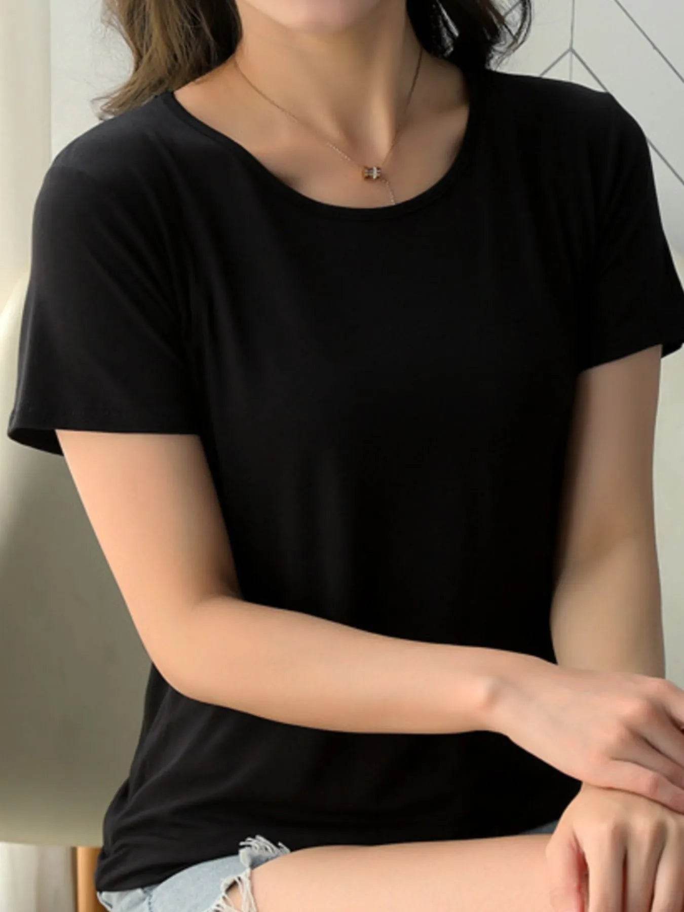 Round Neck Short Sleeve T-Shirt Trendsi a106e26d-3cdf-4557-b05b-64ddaba9ed7c-Max-Origin