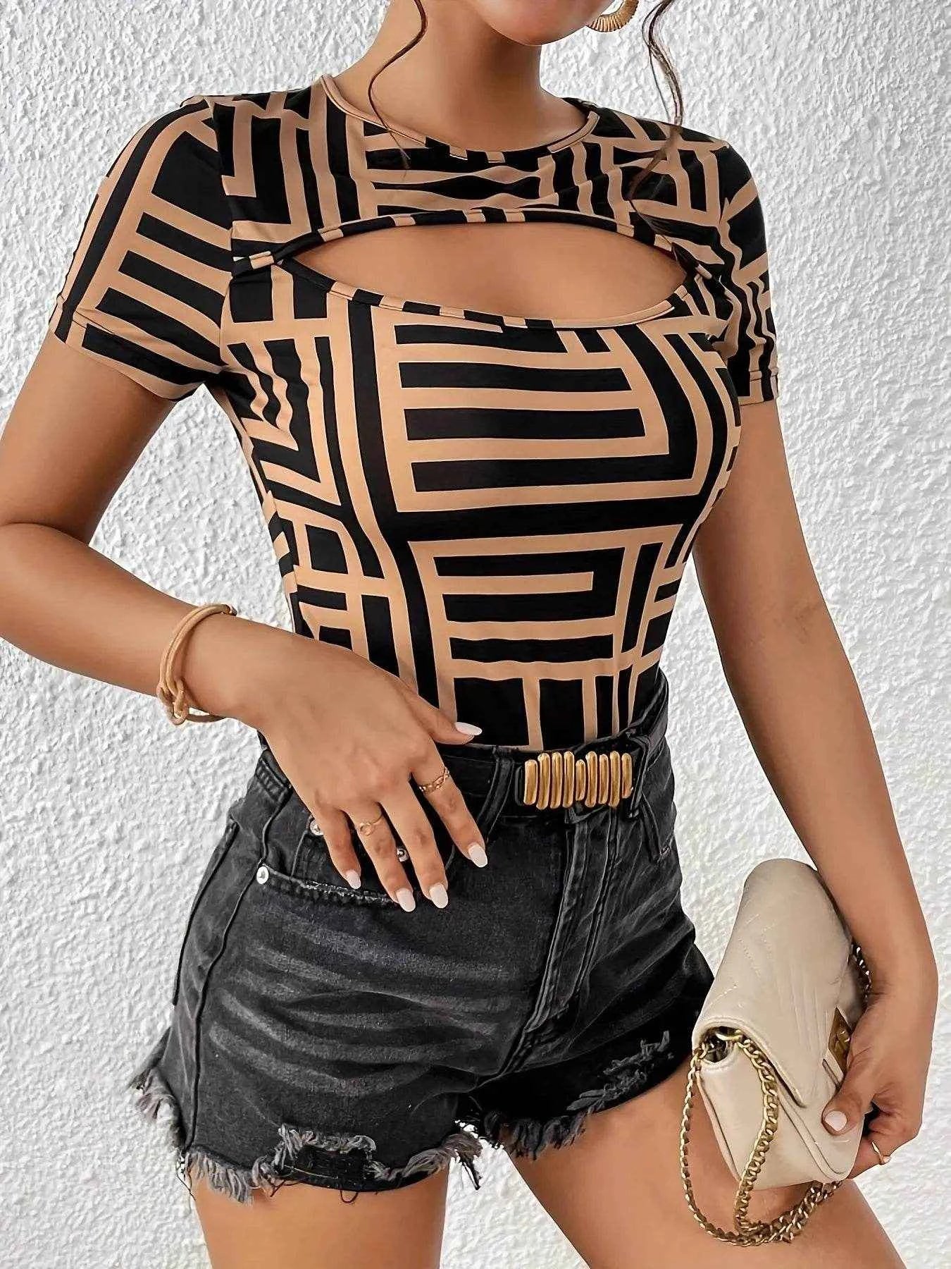 Geometric Print Cutout Short Sleeve T-Shirt Trendsi a3c0c7df040a40819b77a4a862c2011e-Max-Origin