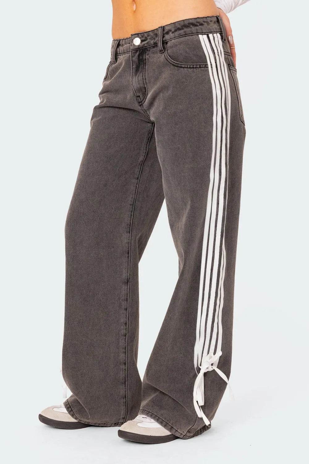Side Striped Loose Fit Jeans Trendsi a6135e23-e9dd-432e-93f0-f860bce29f38-Max-Origin