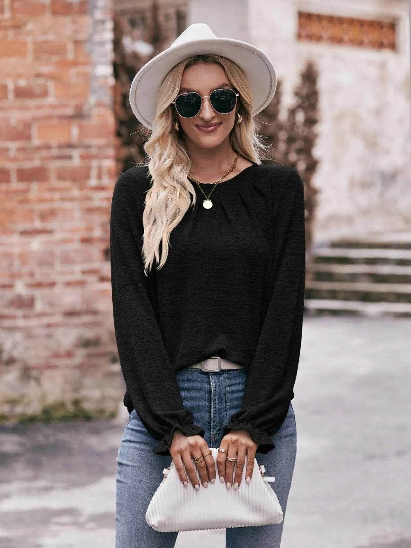 Round Neck Long Sleeve Casual T-Shirt Trendsi a74e5b3c-5e7c-48f9-92b3-b46019b3180e-Max-Origin