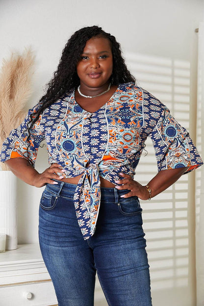 Tie Hem V-Neck Three-Quarter Sleeve Blouse Trendsi acd7cef3060648f2b8e387e59f91a342-Max