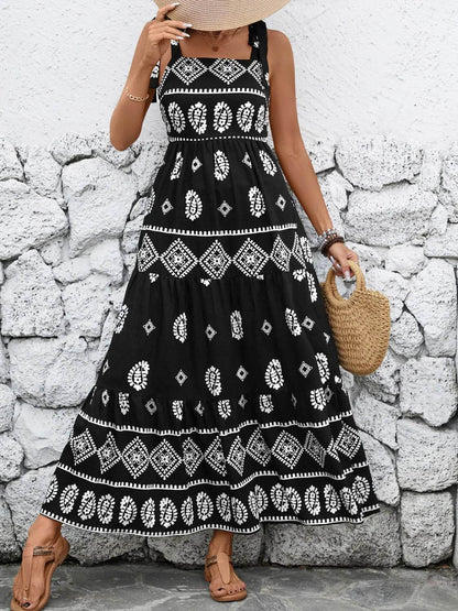Printed Square Neck Maxi Cami Dress Black Trendsi ad1cecb8-5c70-4480-98cf-32a4f5b8b900-Max-Origin