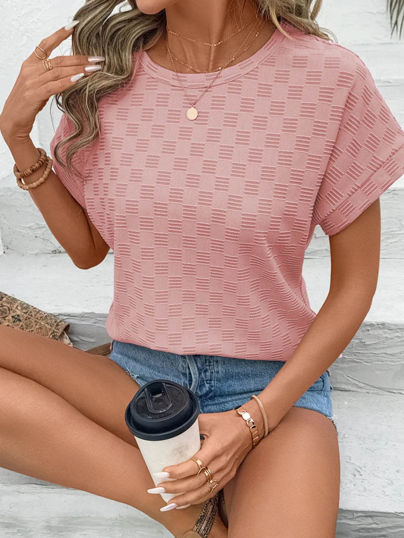 Checkered Textured Round Neck T-Shirt Trendsi af2794a557604ed19152c27189e028cd-Max-Origin