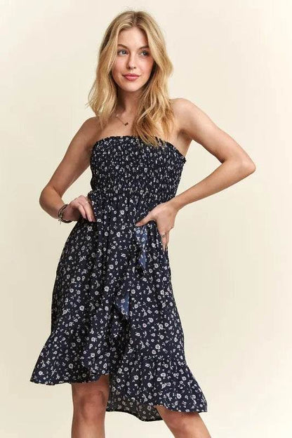 ADORA Smocked Floral Tube Dress with Pockets Trendsi af68fe03-3550-419d-9eb8-0fa88d280bcc-Max