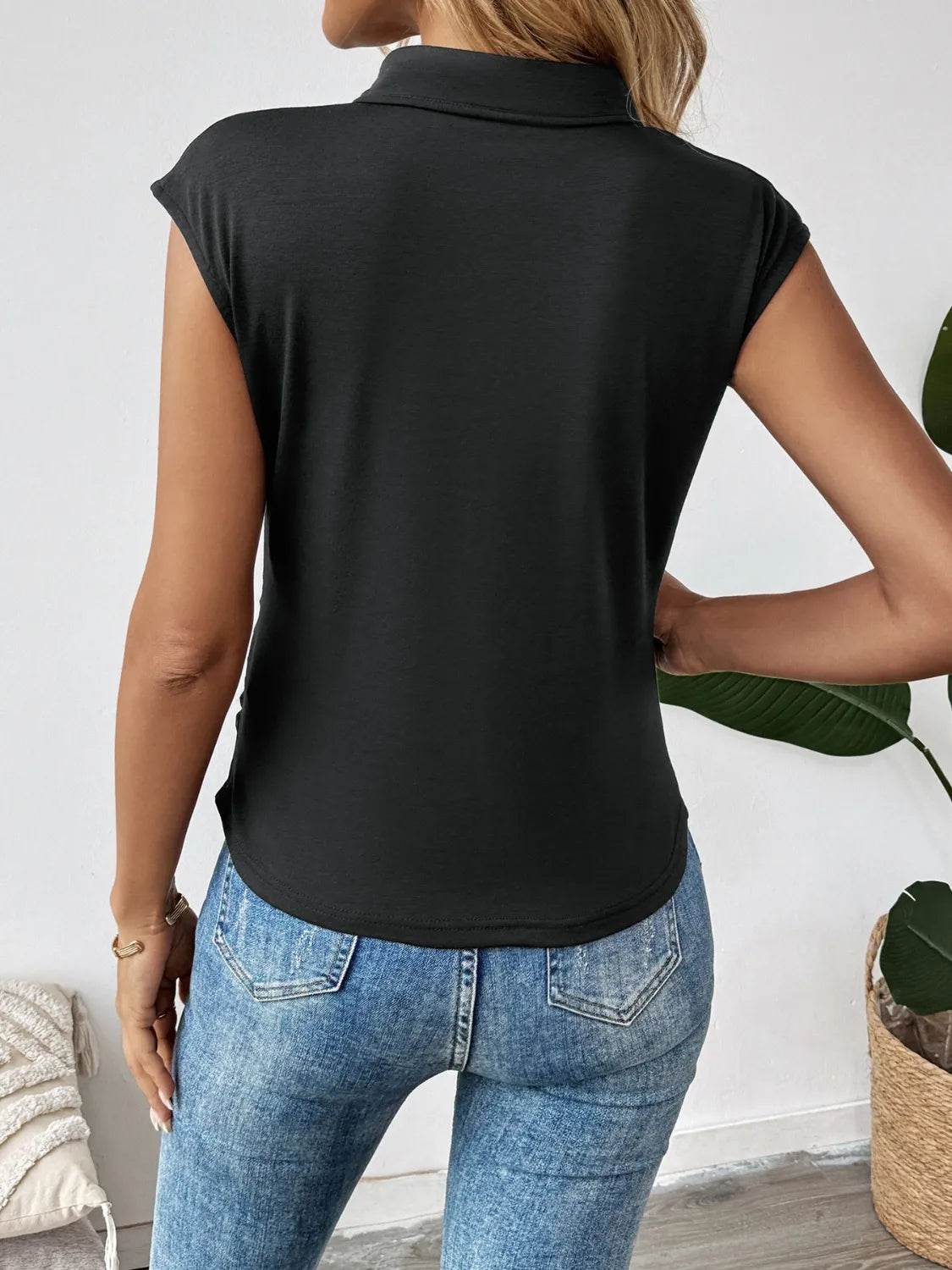 Floral Applique Keyhole Sleeveless Top Trendsi b0ac0075-c519-415d-af30-58ca1d977386-Max-Origin
