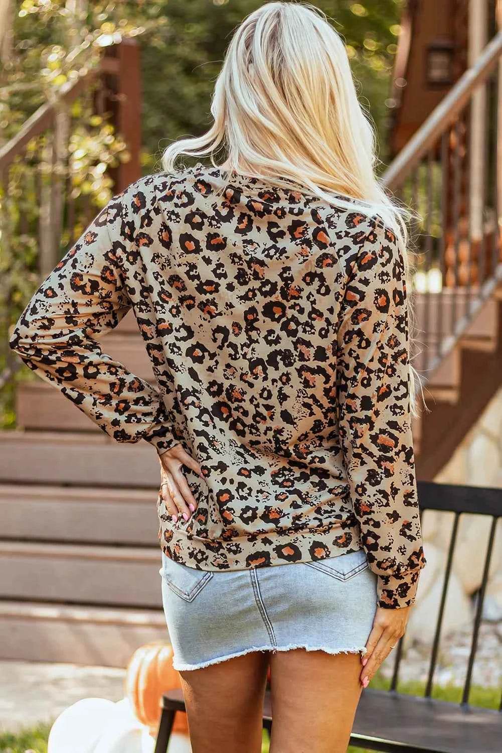 Pumpkin Graphic Leopard Round Neck Long Sleeve Sweatshirt Trendsi b16f27a4-e2a4-4395-bc74-be48f9c44103-Max