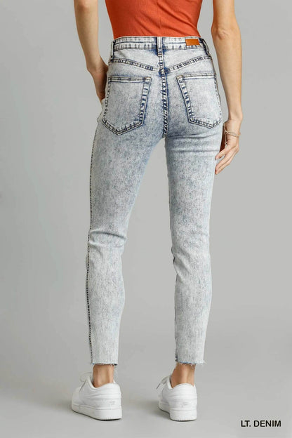 Umgee 5-Pockets Distressed Detail Stretch Denim Skinny Jeans with Unfinished Hem Trendsi b27ef630-635f-4961-b6a6-6f587824b35a-Max-Origin