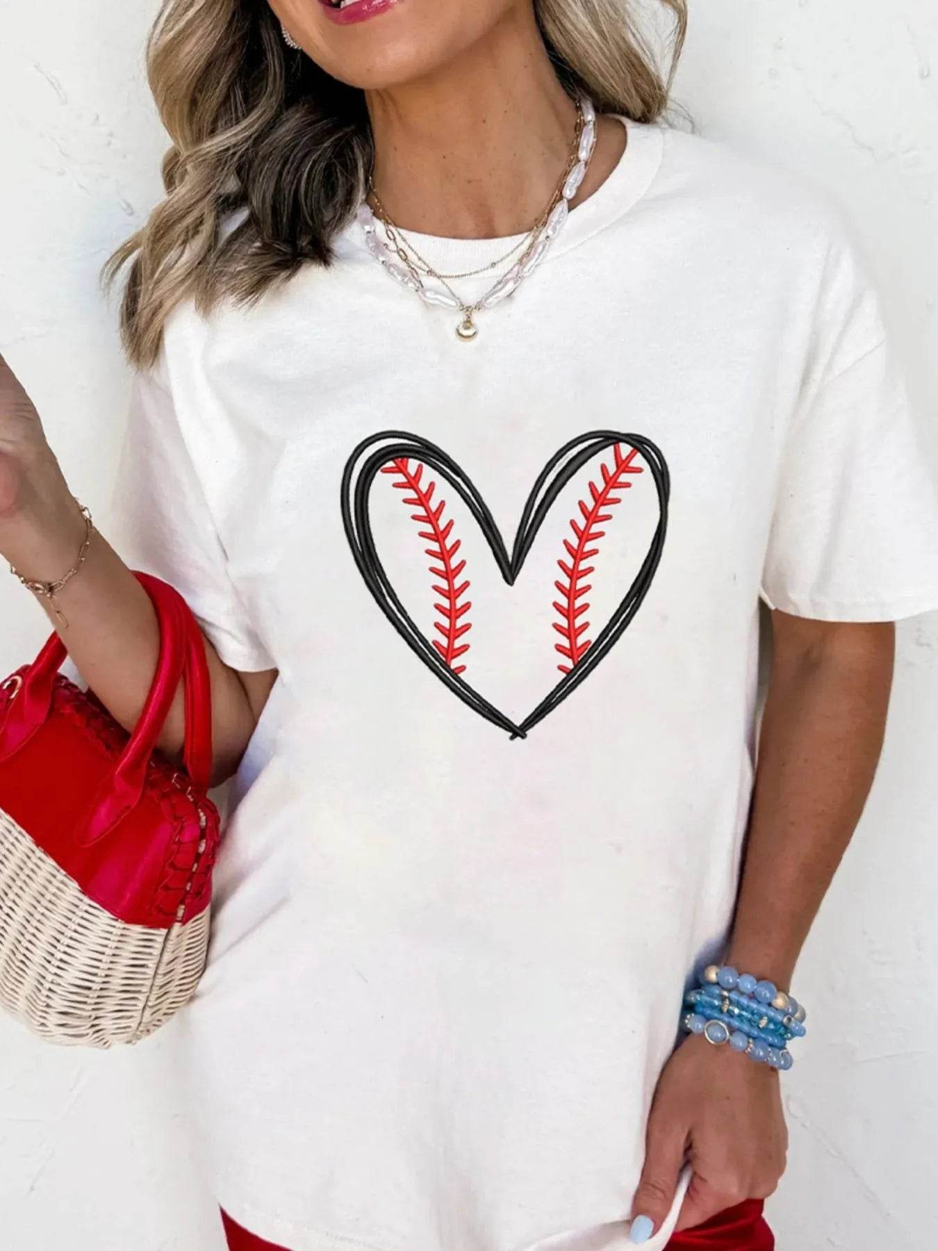 Heart Graphic Short Sleeve T-Shirt Trendsi b3e7a9be71ef48108fca158814226124-Max-Origin