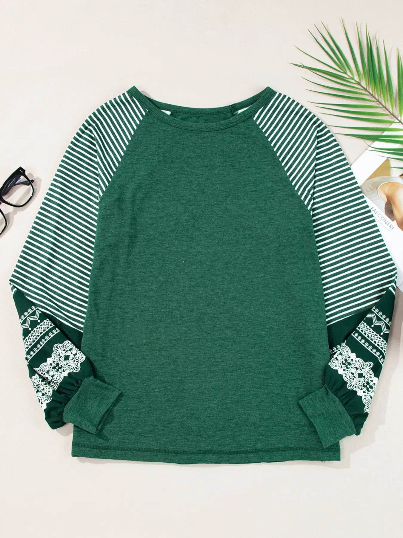 Contrast Print Striped Raglan Long Sleeve Loose Top Trendsi b408f157554246b9a8fdde14801c0f22-Max-Origin