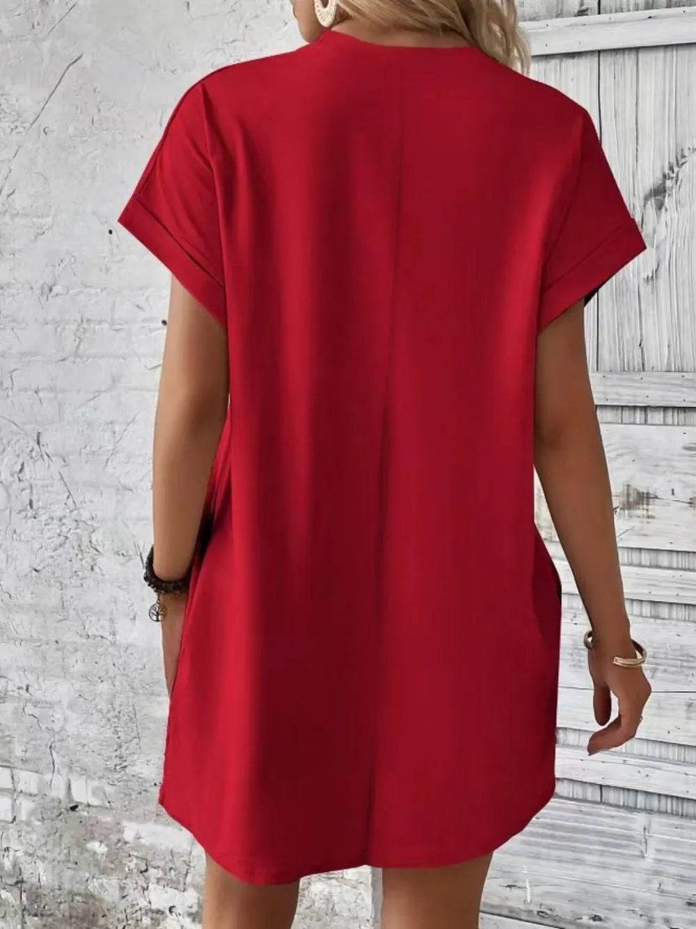 Pocketed Round Neck Short Sleeve Dress Trendsi b47f657c-0942-44d2-8df8-ef0d78acc560-Max