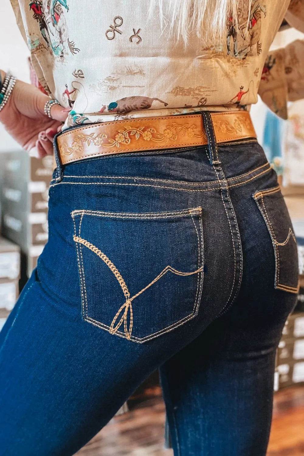 Center Seam Deep Wash Straight Jeans Trendsi b4be9a2a-ef76-460f-a614-94121d387509-Max-Origin