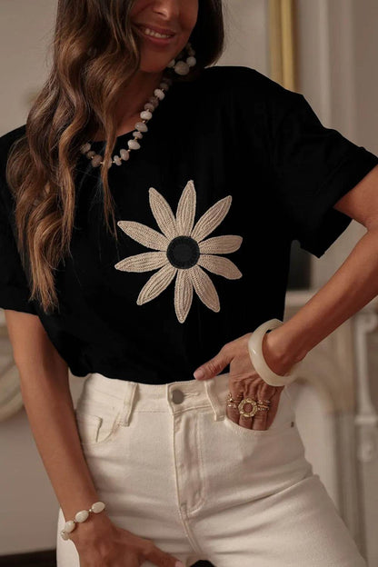 Casual Daisy Patch Round Neck T-Shirt Black Trendsi b88ac978-386d-44a7-abf2-3731bf753702-Max-Origin