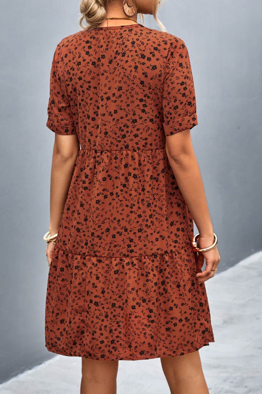 Ditsy Floral Empire Waist Plunge Short Sleeve Dress Trendsi b8e6e162e7914278ba271129a2789be0-Max